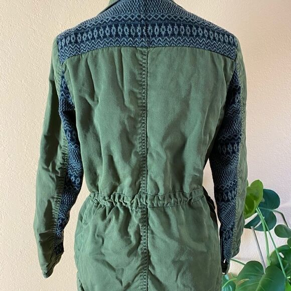 Forever 21 Army green jacket patch work sleeves - Picture 4 of 5